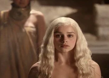 Game of Throne Emilia Clarke admits, was pressurized to do nude scenes
