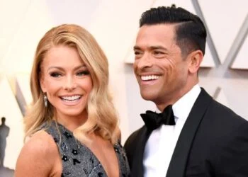Mark Consuelos Hits Slopes With Wife Kelly Ripa After Heated Wrestling Video Goes Viral simply focus