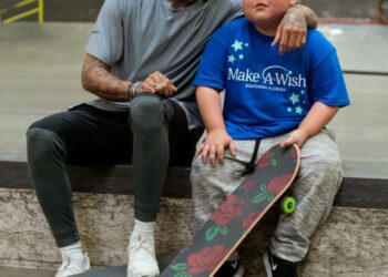 SKATE CHAMPION NYJAH HOUSTON SURPRISES 11-YEAR-OLD KID.