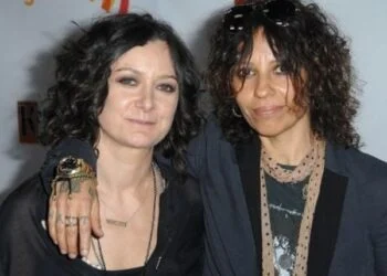 Sara Gilbert and Linda Perry Enjoyed Family Lunch Date Just Days Before Legal Separation Filing simply focus