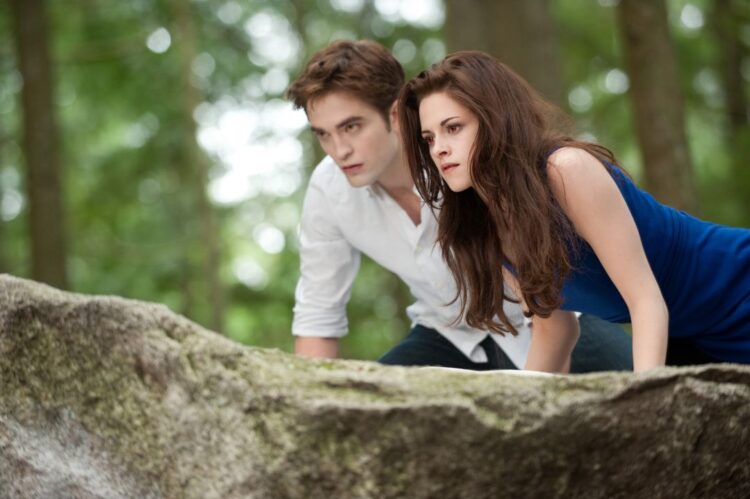 Twilight Theory Edward did not turn Bella into a vampire - another did