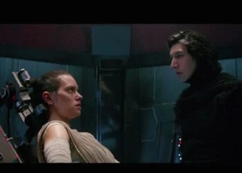 Reylo disappears but gets up and replaces him with another Star Wars ship