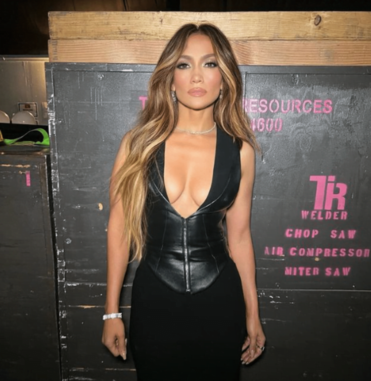 Jennifer Lopez expresses gratitude to those who 'lied and hurt her heart' at the 2022 MTV Movie & TV Awards
