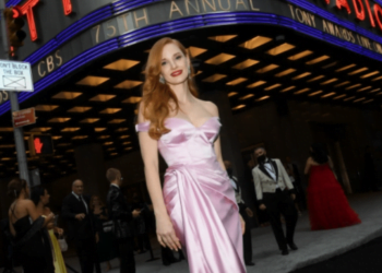 Jessica Chastain wears a pink Gucci dress and other stars on the red carpet of the 2022 Tony Awards