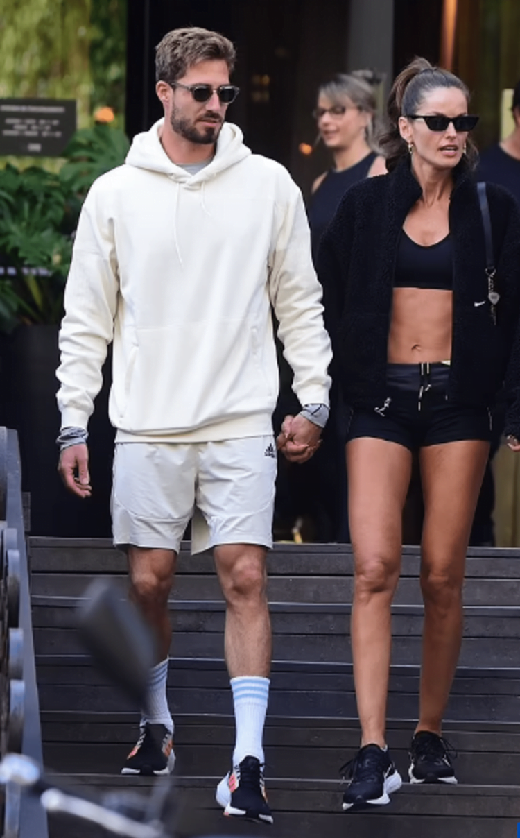 The best couple of June is Isabel Goulart and her fiancé